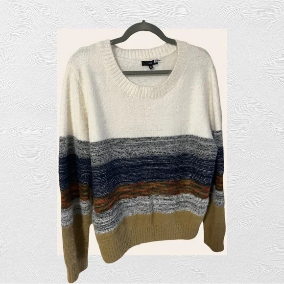 An awesome sweater by Fate in extra large - Picture 2 of 7